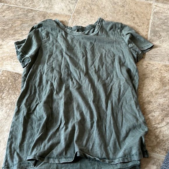 Casual green t-shirt - Picture 1 of 1